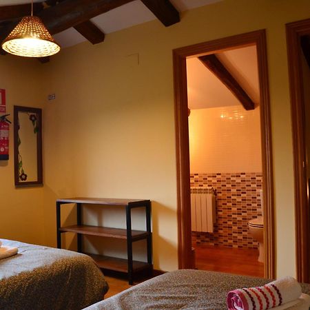 Apartamentos Rurales Tia Vicenta Санта Еулалия де Оскос Екстериор снимка