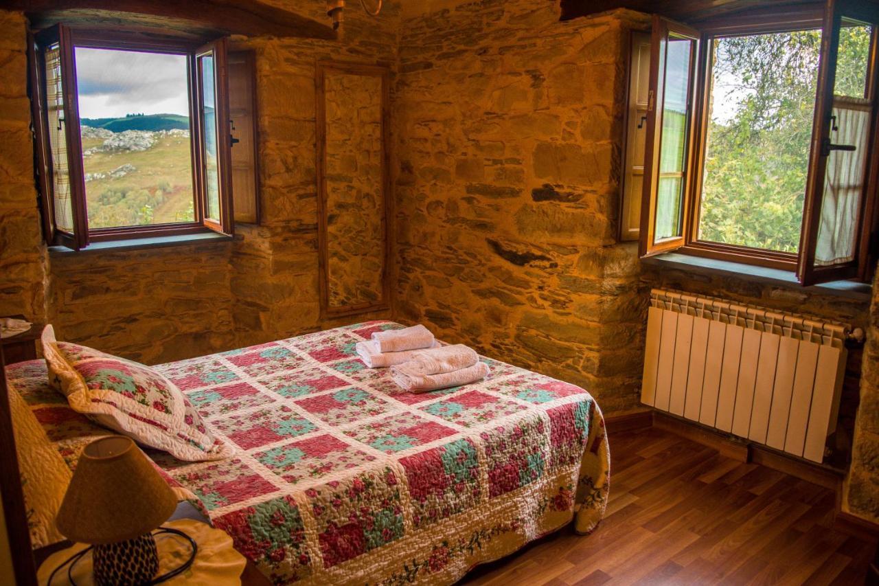 Apartamentos Rurales Tia Vicenta Санта Еулалия де Оскос Екстериор снимка