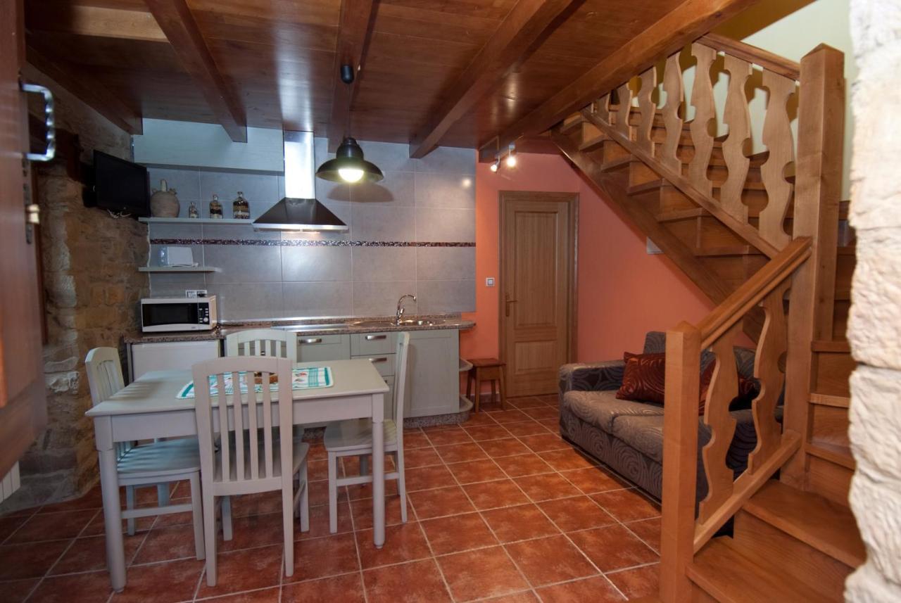 Apartamentos Rurales Tia Vicenta Санта Еулалия де Оскос Екстериор снимка