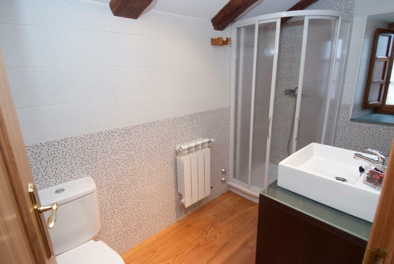 Apartamentos Rurales Tia Vicenta Санта Еулалия де Оскос Екстериор снимка