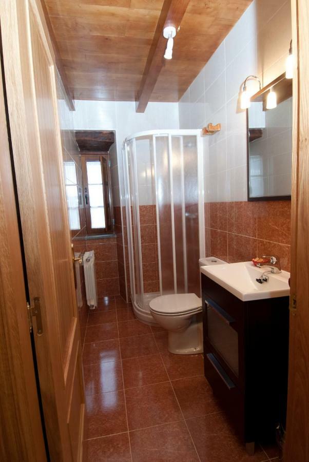 Apartamentos Rurales Tia Vicenta Санта Еулалия де Оскос Екстериор снимка